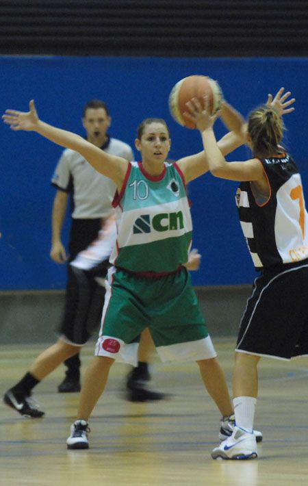 El Femení Cerdanyola s’enfronta a un rival directe, el Santa Rosa Lima Horta