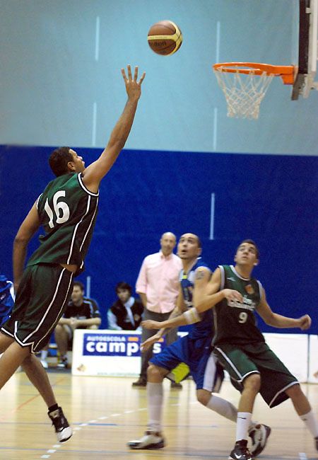 Contundent derrota 73 a 57 de l’Ópalo davant el CN Sabadell