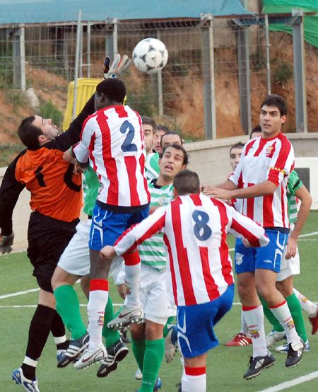El Cerdanyola reacciona a temps i guanya 3-1 al Manresa