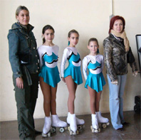 Dues patinadores del Club Patinatge Artístic proven l’examen d’Iniciació C