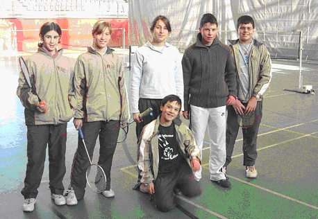 Laia Comas i Carles Pérez s’imposen en el Torneig de Nadal de Bàdminton