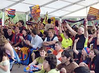 Cerdanyola surt al carrer per celebrar la Copa d’Europa aconseguida pel Barça