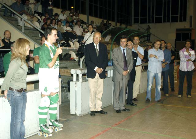 El Cerdanyola CH fa un homenatge a David Novell després de 27 temporades al club