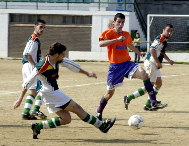 El Cerdanyola FC perd davant la Peña San Pedro i s'allunya de la part capdavantera de la classificació