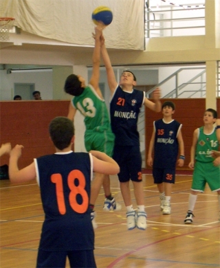 El mini de l’Ópalo Cerdanyola triomfa a la IV Torbada do Minibasket de Monção