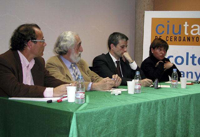 El dèficit d’instal·lacions esportives va ser el tema central de la xerrada-tertúlia de CiU amb les entitats locals que practiquen esports d’equip