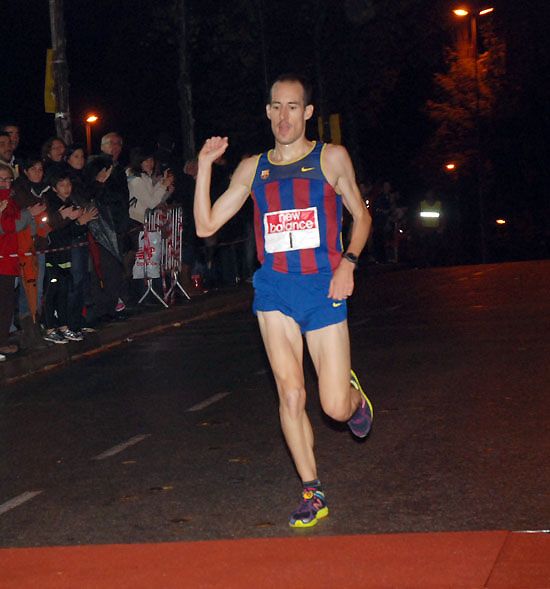 Pol Guillén guanya unes 5 Milles Nocturnes mullades