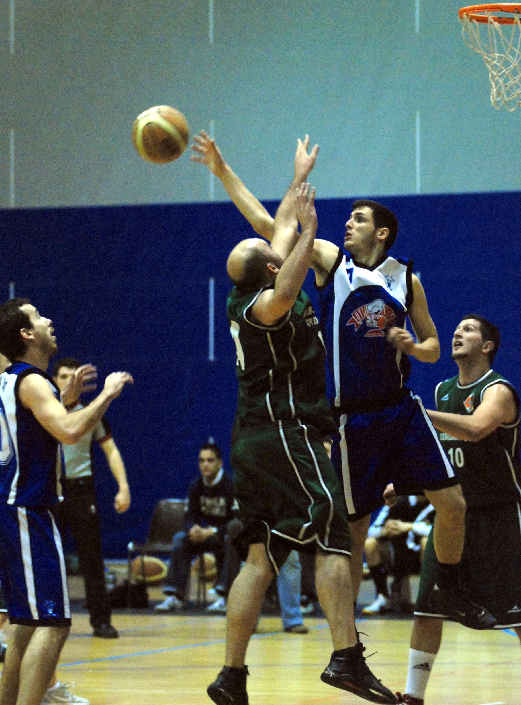 L’Ópalo Cerdanyola inicia la defensa de la categoria  davant el Ramon Llull