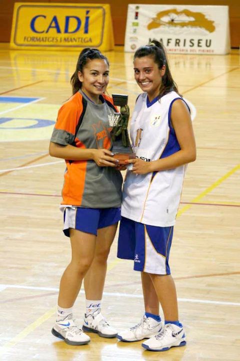 Dues cerdanyolenques campiones de Catalunya de Bàsquet 