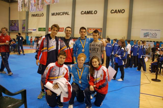 El Gimnàs Lee Young obté dues medalles d’or al Campionat d’Europa de twaekondo
