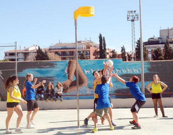 Can Xarau acull la 14a Trobada Comarcal de Korfbal dels instituts de secundària (KINS 2013)