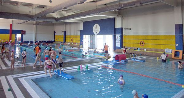 Can Xarau obre les inscripcions per als cursos de natació i gimnàs del mes de juliol 