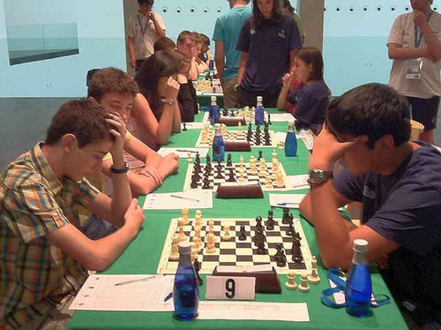 Cora Castellet i Llàtzer Bru campions d’Espanya d’escacs sot-14 de seleccions autonòmiques 