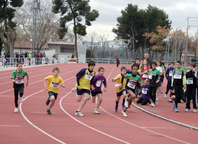 Els escolars de Cerdanyola celebren la Fase Local d’Atletisme en pista i una jornada de Polisportius