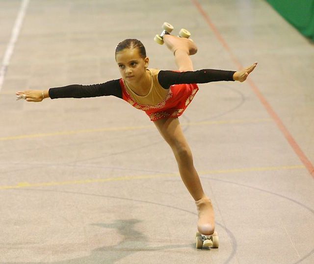 El Club Patinatge Artístic Cerdanyola inicia l’Interclub amb 13 podis