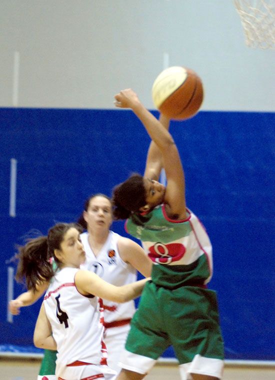 El CB Femení Cerdanyola  debuta a casa després de la festa de presentació