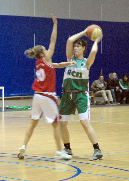 El Femení Cerdanyola es mostra molt superior a l’Olesa i guanya de pallissa