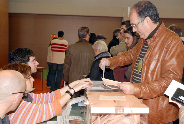 ICV/EUiA valora la participació que es nota als col.legis cerdanyolencs com homenatge a Isaías Carrasco