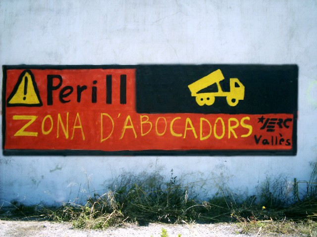 Les JERC pinten un mural contra els abocadors de la Plana del castell