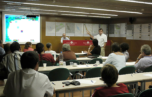 La Corporació Municipal assisteix a una sessió informativa sobre el projecte URBAN i la millora del riu Sec