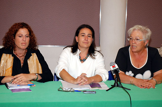Les dones d'Iniciativa treballen propostes per a la Convenció de gènere de la formació