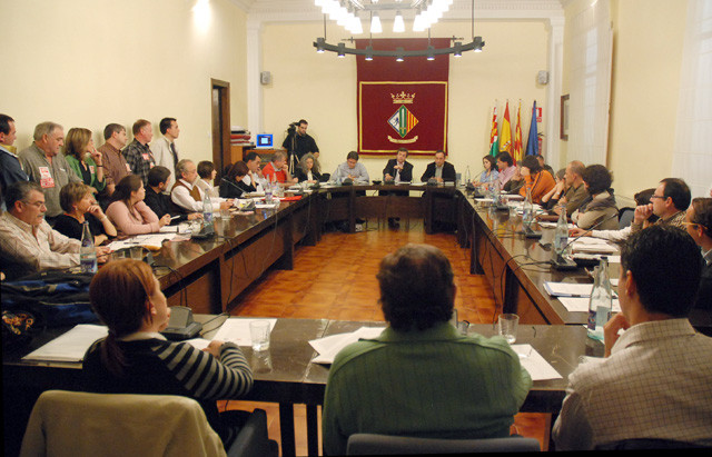 L'Ajuntament aprova una pressió fiscal del 3,42 percent , inferior a la previsió de l'IPC