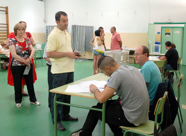 La participació a les eleccions europees se situa en el 19,79 percent  a les 14h