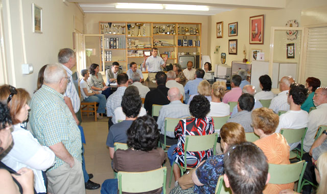 Els regidors d’ICV-EUiA inicien un cicle de trobades amb els veïns de diferents barris