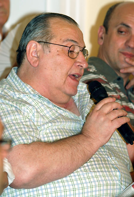 El debat al voltant de la reorganització sanitària del municipi continua
