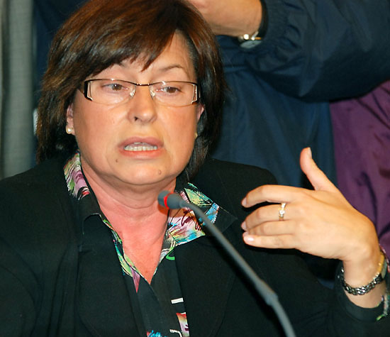 La portaveu de CiU, Consol Pla, afirma que la situació de desgovern no es pot allargar més