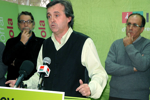 L'alcalde afirma que la moció de censura respon a ambicions personals de poder