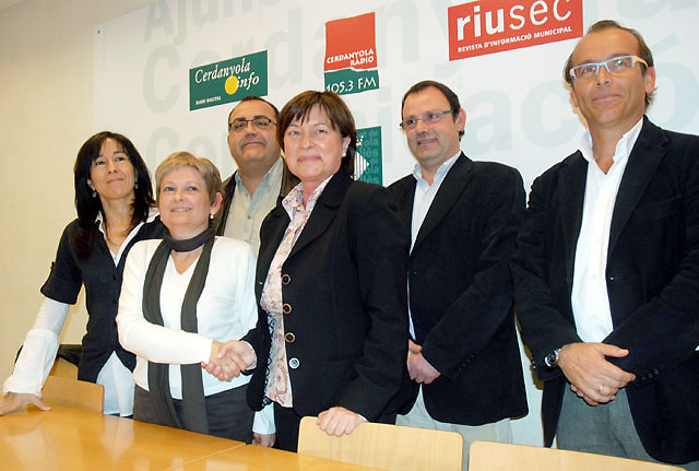 PSC i CiU presenten una moció de censura basada en la confiança mútua