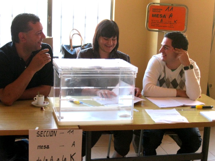 Inici de la jornada electoral sense incidències