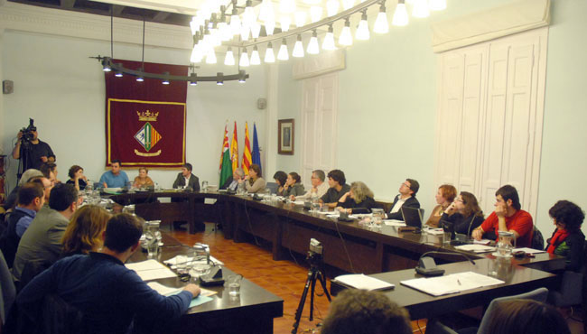El reglament d'ús de la biblioteca protagonitza un ple amb poc contingut