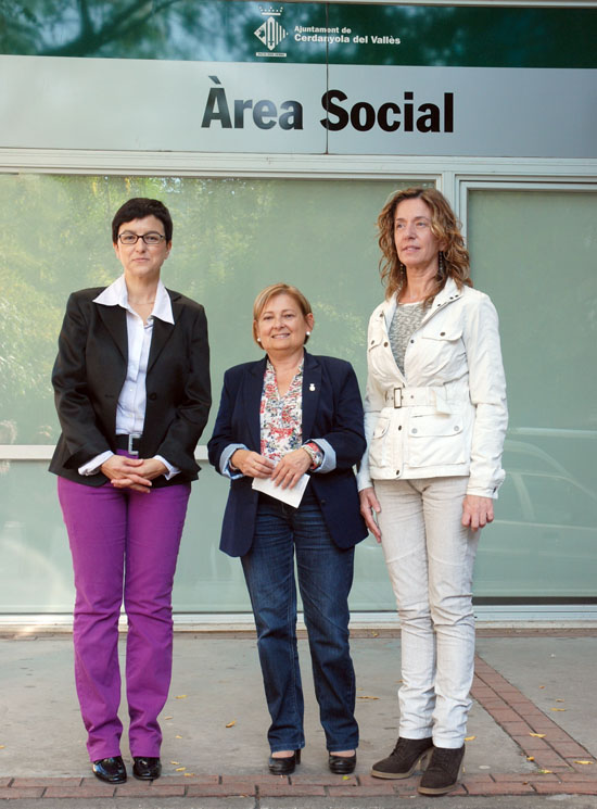 La socialista Eva Granados acusa el Govern de sumir en la pobresa a milers de famílies