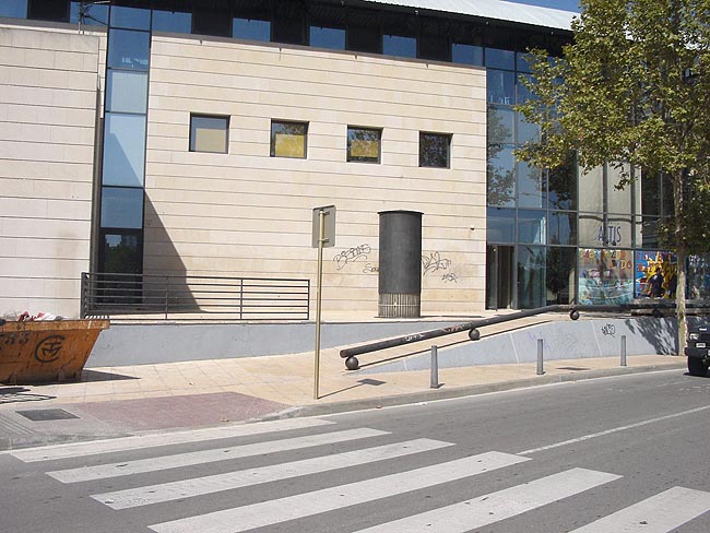 El Govern defensa la idoneïtat de l’edifici Altis com a ubicació de la futura biblioteca central