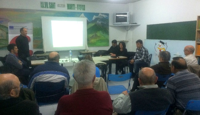 Es presenten al veïnat de can Xarau els projectes urbanístics previstos a la zona
