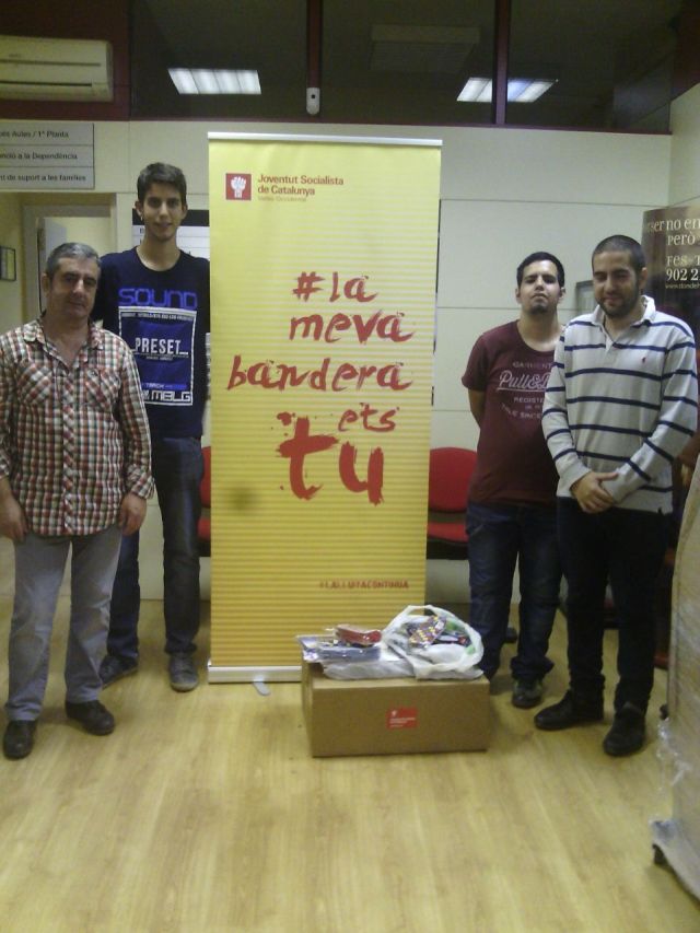 La JSC lliura material escolar i aliments a Creu Roja