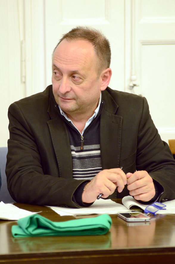 ICV-EUiA manté que el pressupost 2015 s'ha confegit pensant en les persones