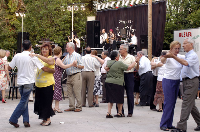 Més de 1.500 persones participen a la Festa d’Homenatge i Reconeixement a la Gent Gran de Cerdanyola
