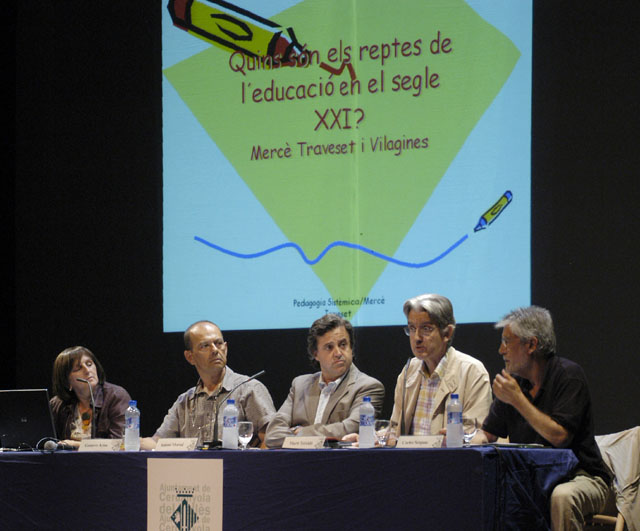 Ajuntament i Generalitat presenten el programa Cerdanyola Educa 2007-08 i el Pla de Formació de Zona per al professorat