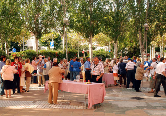 Cerdanyola acull una jornada d'intercanvi entre gent gran de la ciutat i gent gran de Canyelles