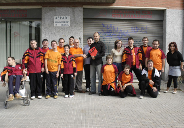 Un sindicat dels Mossos d'Esquadra premia la tasca en pro dels discapacitats d'ASPADI