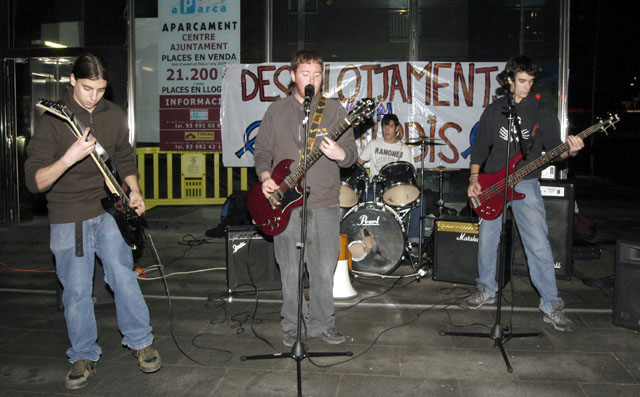 Dictada l'ordre de desallotjament de Can Canaletes
