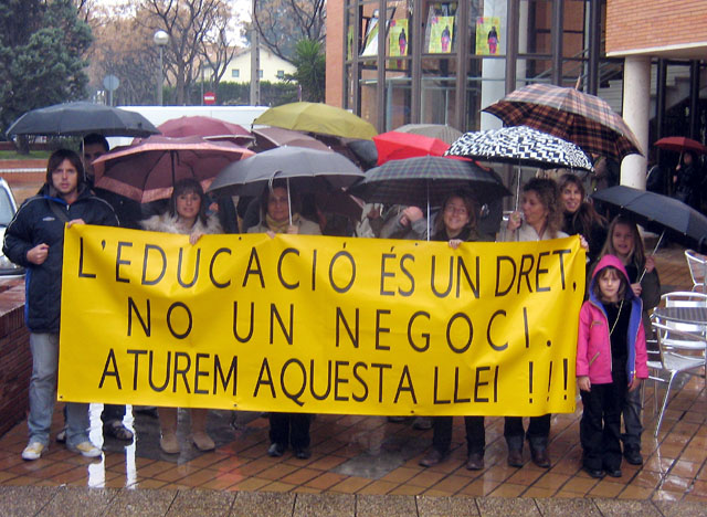 Seguiment molt majoritari a Cerdanyola de la vaga de professors