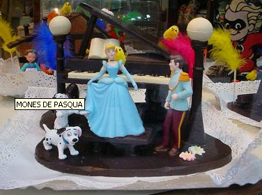 Mones de Disney i viatges de curta distància, productes de temporada