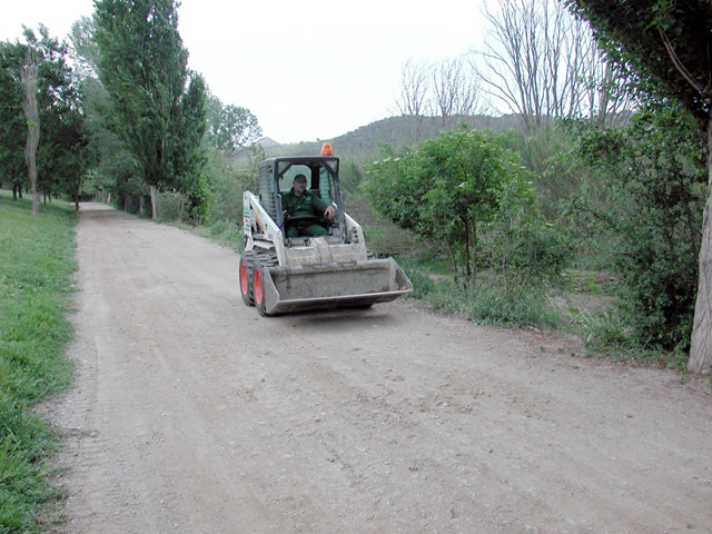 Acaben els treballs d'arranjament del camí del Parc de la Riera