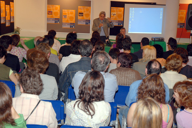 Els instituts de Cerdanyola presenten els treballs de recerca dels alumnes de batxillerat