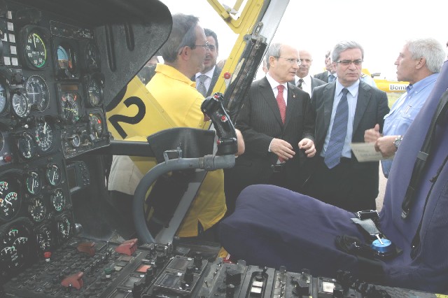 José Montilla i Joan Saura presenten a la comarca els nous mitjans aeris de prevenció de focs forestals