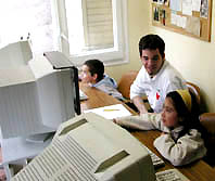 La Creu Roja impulsa el programa de reforç escolar a Cerdanyola i Ripollet